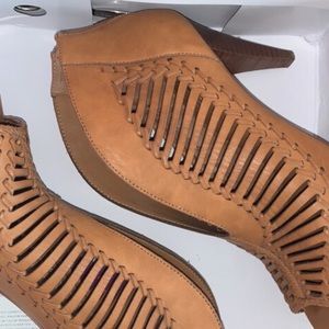 Vince Camuto pumps 
Style: VC-ACHA
Size: 9.5